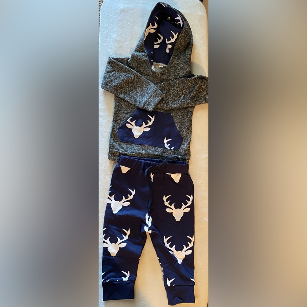 NWOT  Boys 2 PC Cotton Blend Moose Themed Sweatsuit 6M